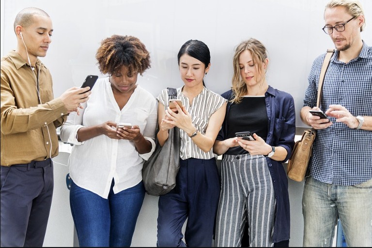 Top 10 Paid Search Marketing Strategies for 2025 2 mobile commerce customers